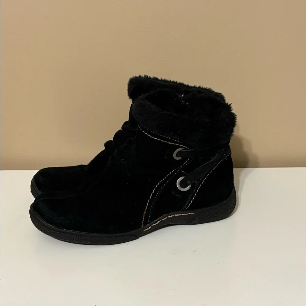 BareTraps stylish black